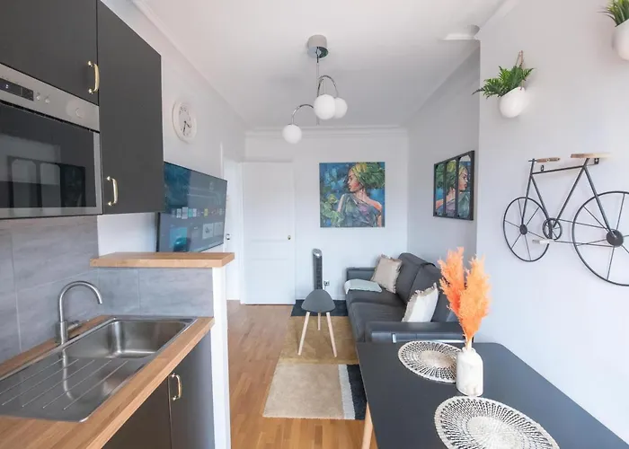 Bercy - Charming 2 Apartment *